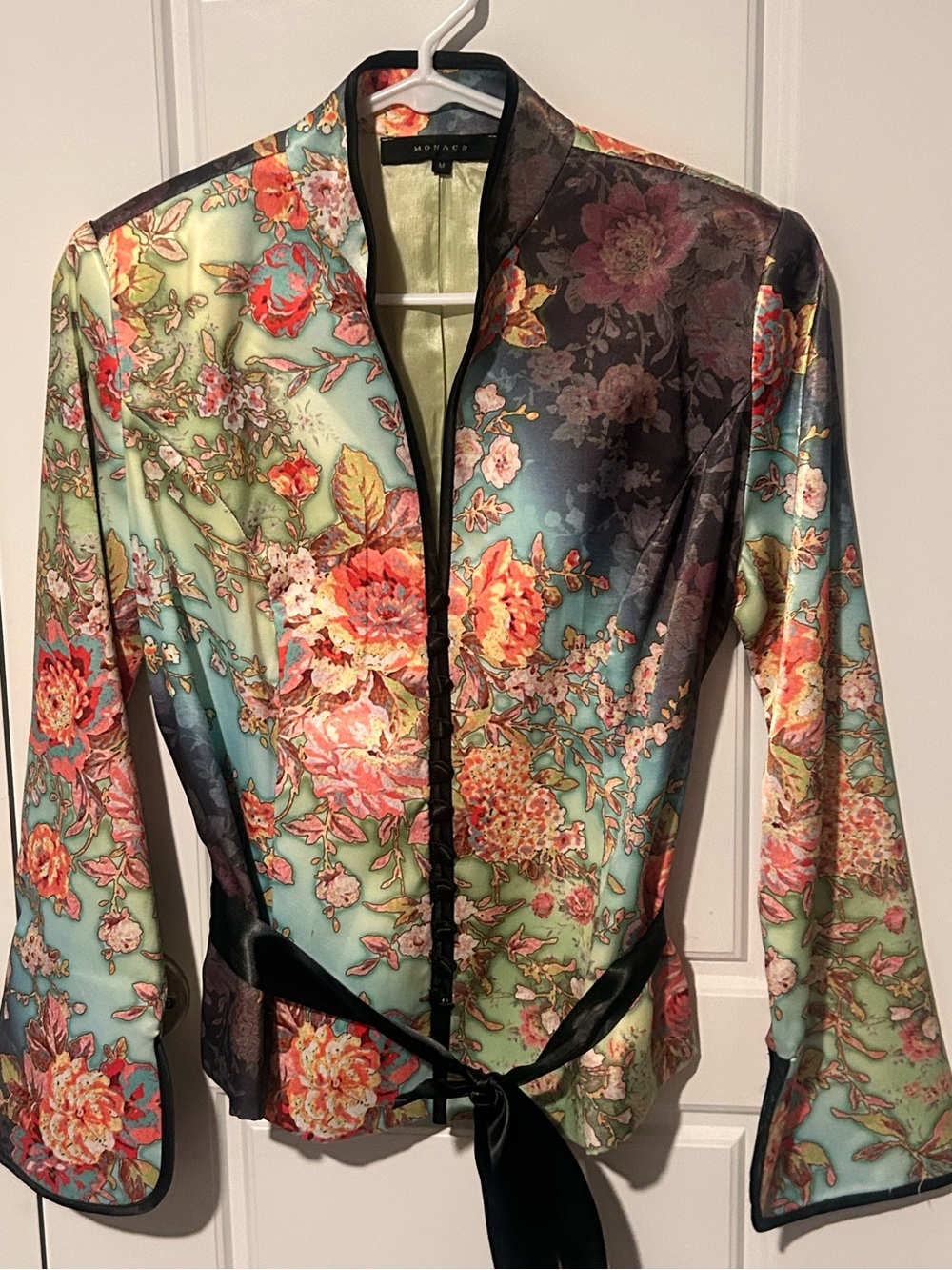 Monaco Vintage-inspired floral jacket Asian-style button details Medium